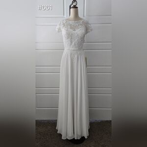 Off-White Chiffon A-line Short Sleeve Wedding Dress with Lace Appliques